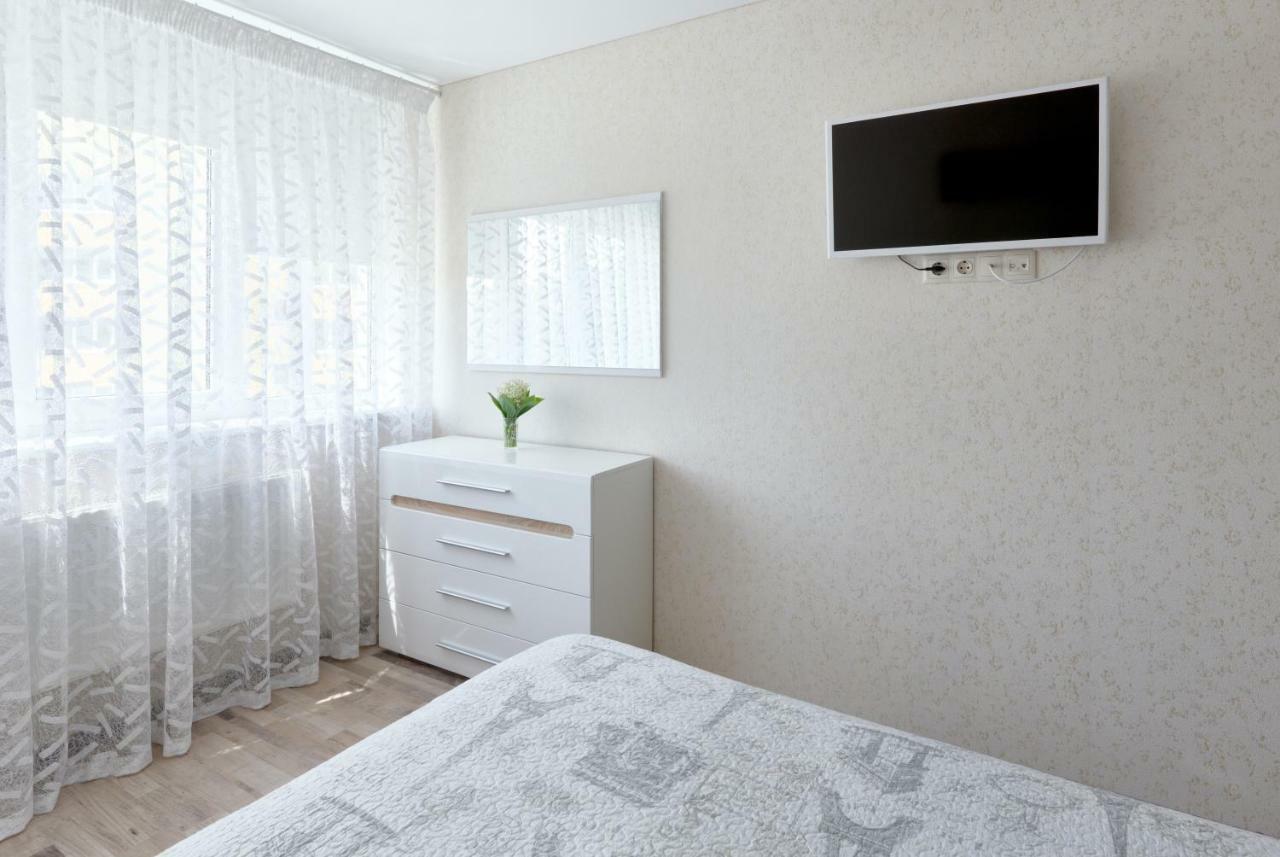 088 Apartment Near Airport Zhulyan Kyiv Exterior photo